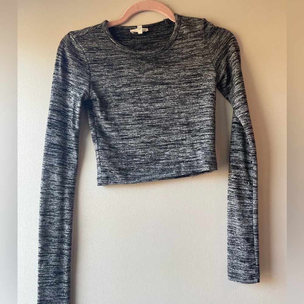 Aritzia Wilfred Free heather grey crop top
